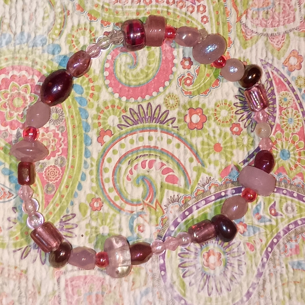 Hand Crafted Elegant Pink & Red Beaded Stretch Bracelet.
